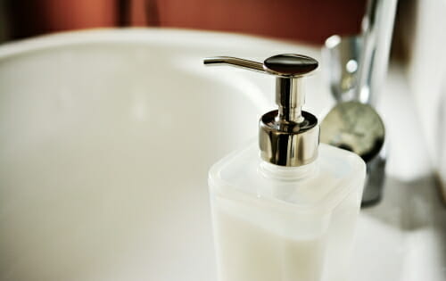 cómo cuidar tu cara con jabón neutro