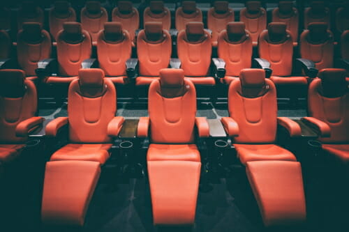 el cines es uno de los lugares públicos para tener relaciones más tentador
